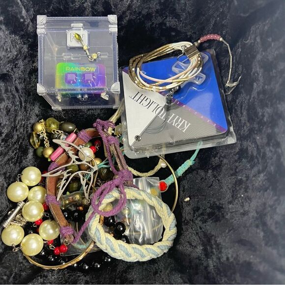 5 pound scoop of craft jewelry vintage to current for repurpose - Picture 3 of 12